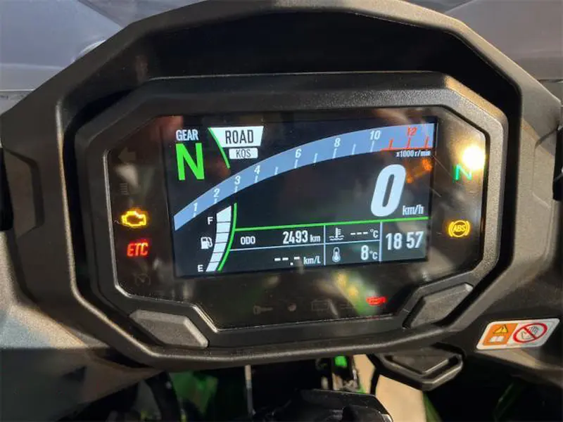 Ninja1100SX SE 2025年モデル グリーン メーター周り