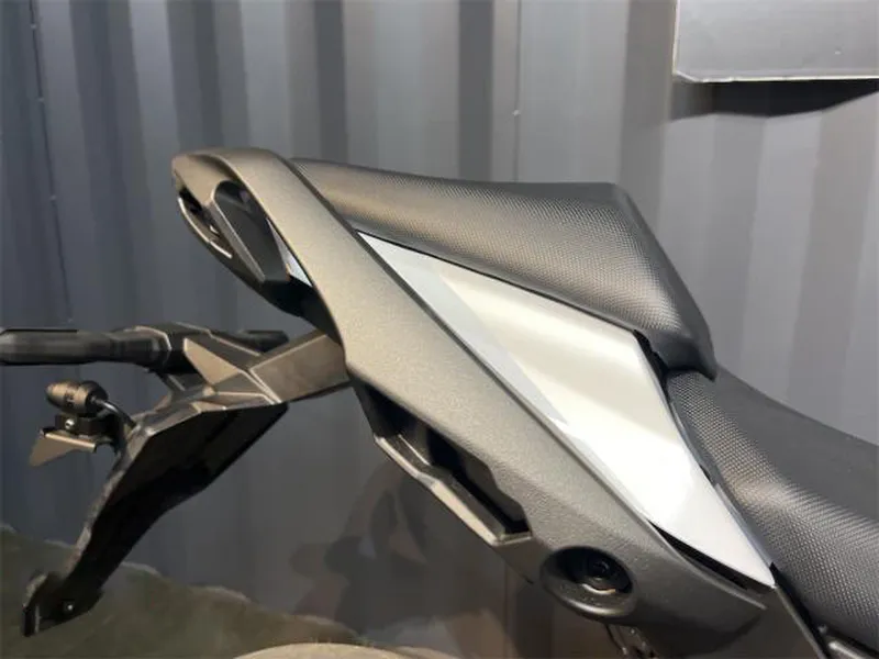 Ninja1100SX 2025年モデル テールカウル