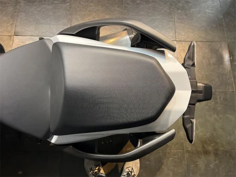Ninja1100SX 2025年モデル タンデムシート 上から