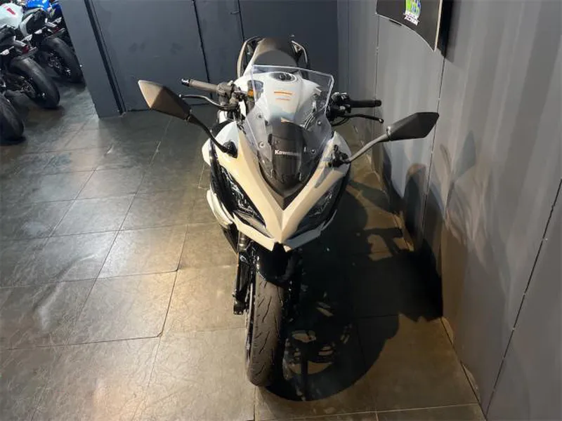 Ninja1100SX 2025年モデル 前から