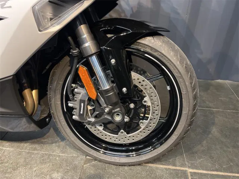 Ninja1100SX 2025年モデル フロントタイヤ