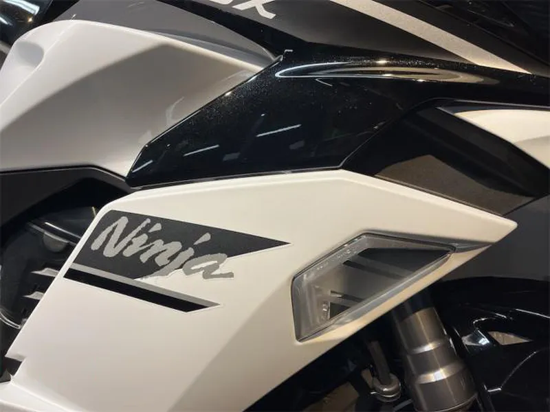 Ninja1100SX 2025年モデル サイドカウル