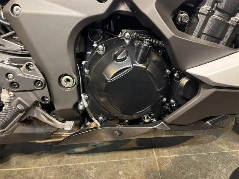 Ninja1100SX 2025年モデル エンジン周り